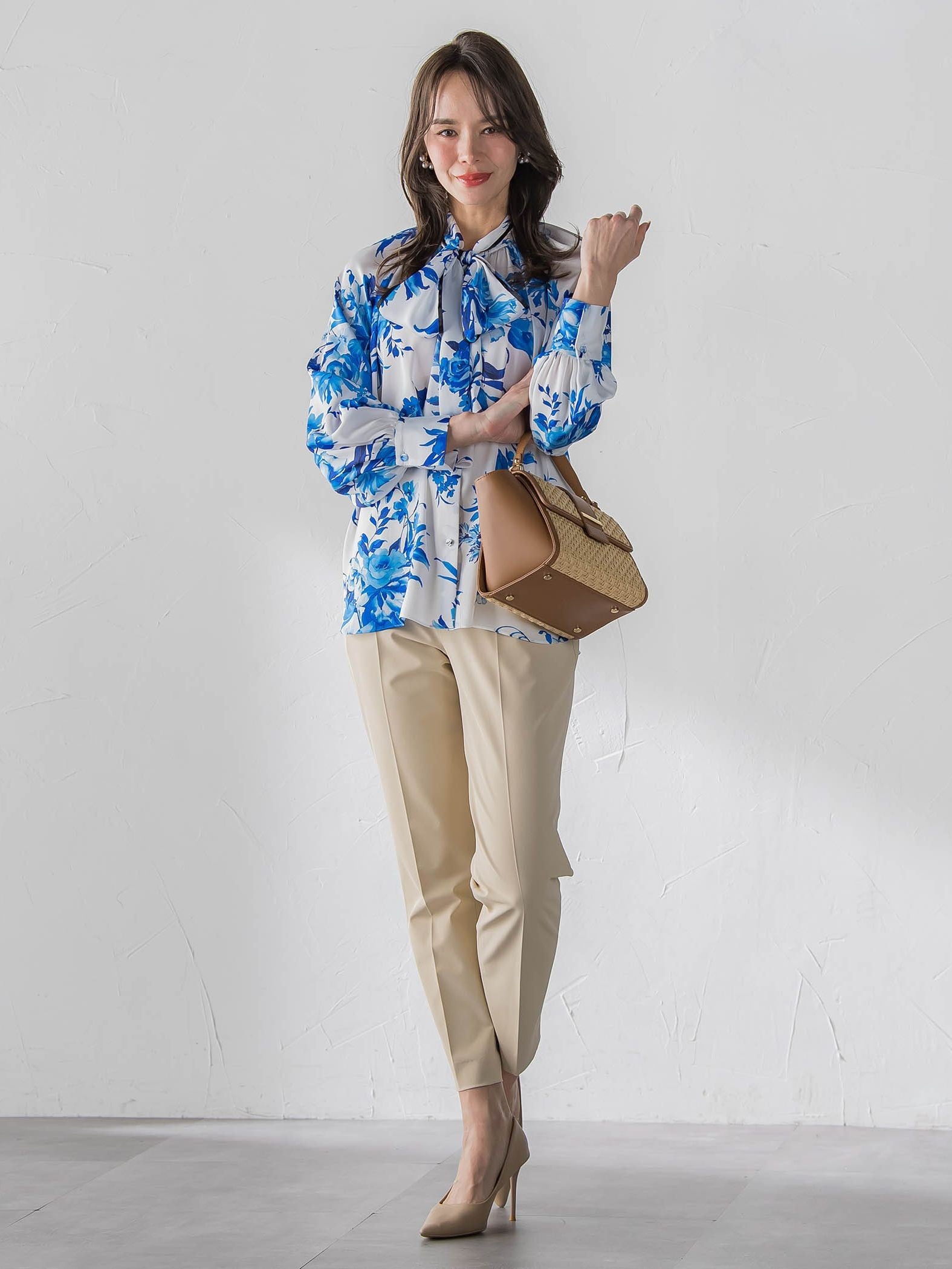 美シルエットテーパードパンツ