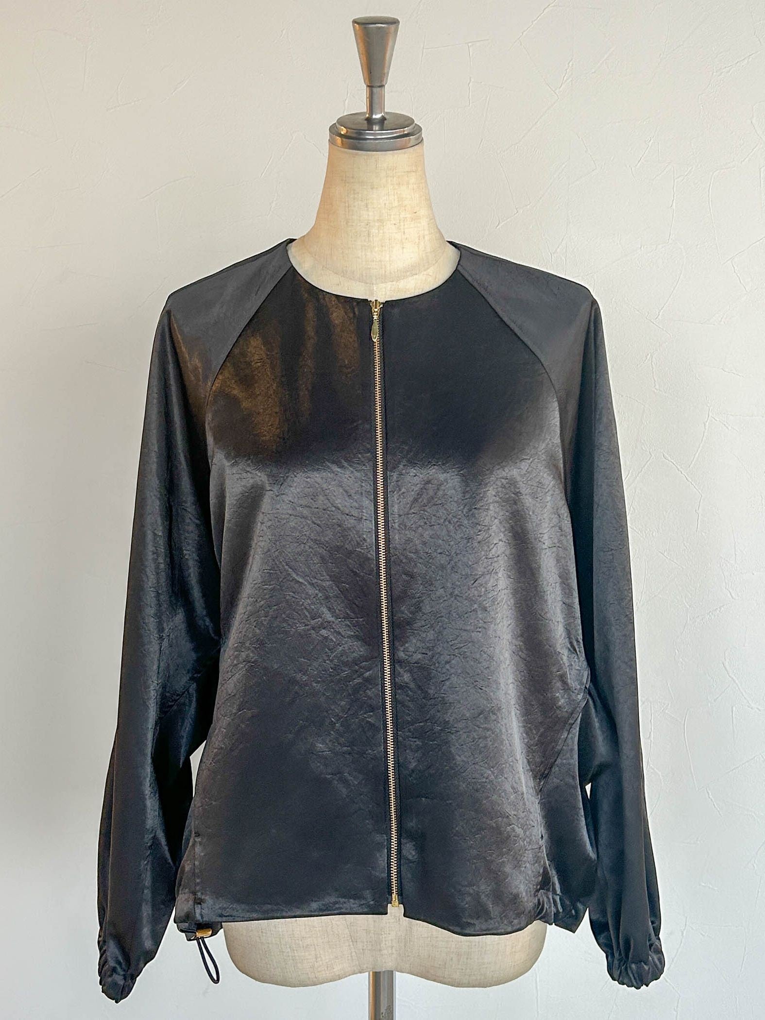 サテンジップブルゾン≪手洗い可能≫