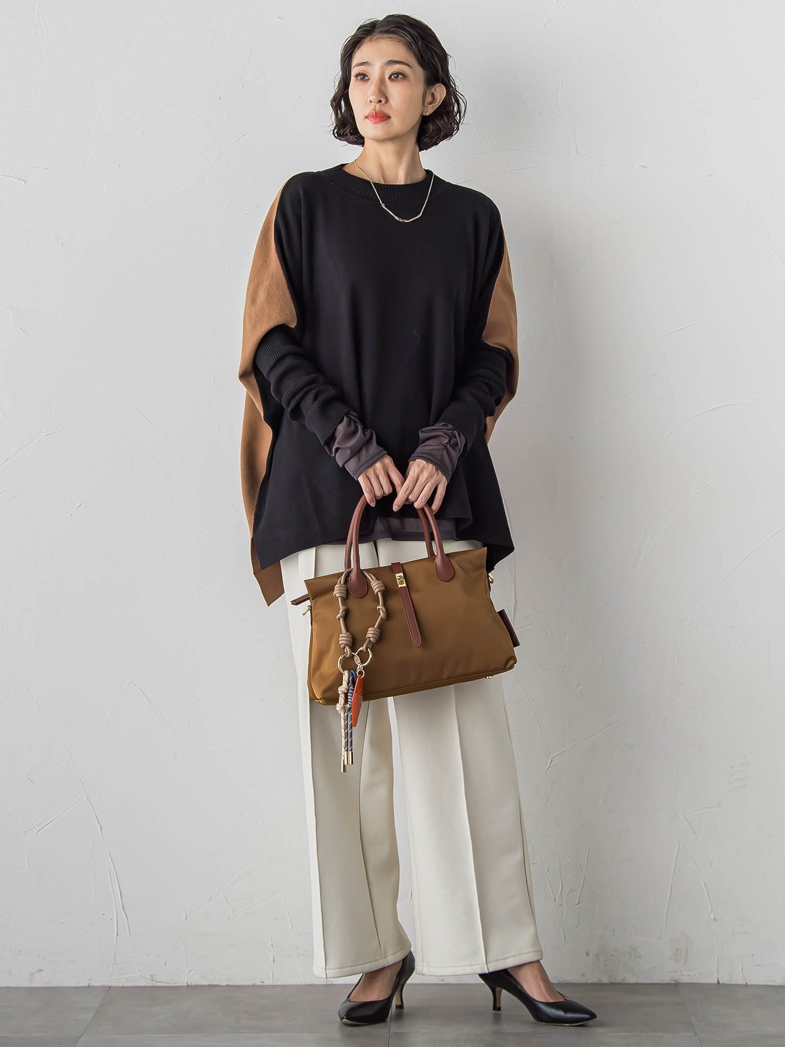 【WEB限定】”前後で印象が変わる”ドルマンバイカラーニット