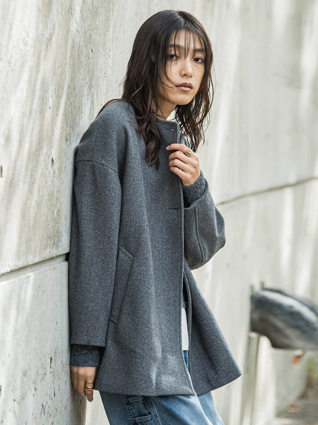 ライトジャージメルトンノーカラーミドルコート