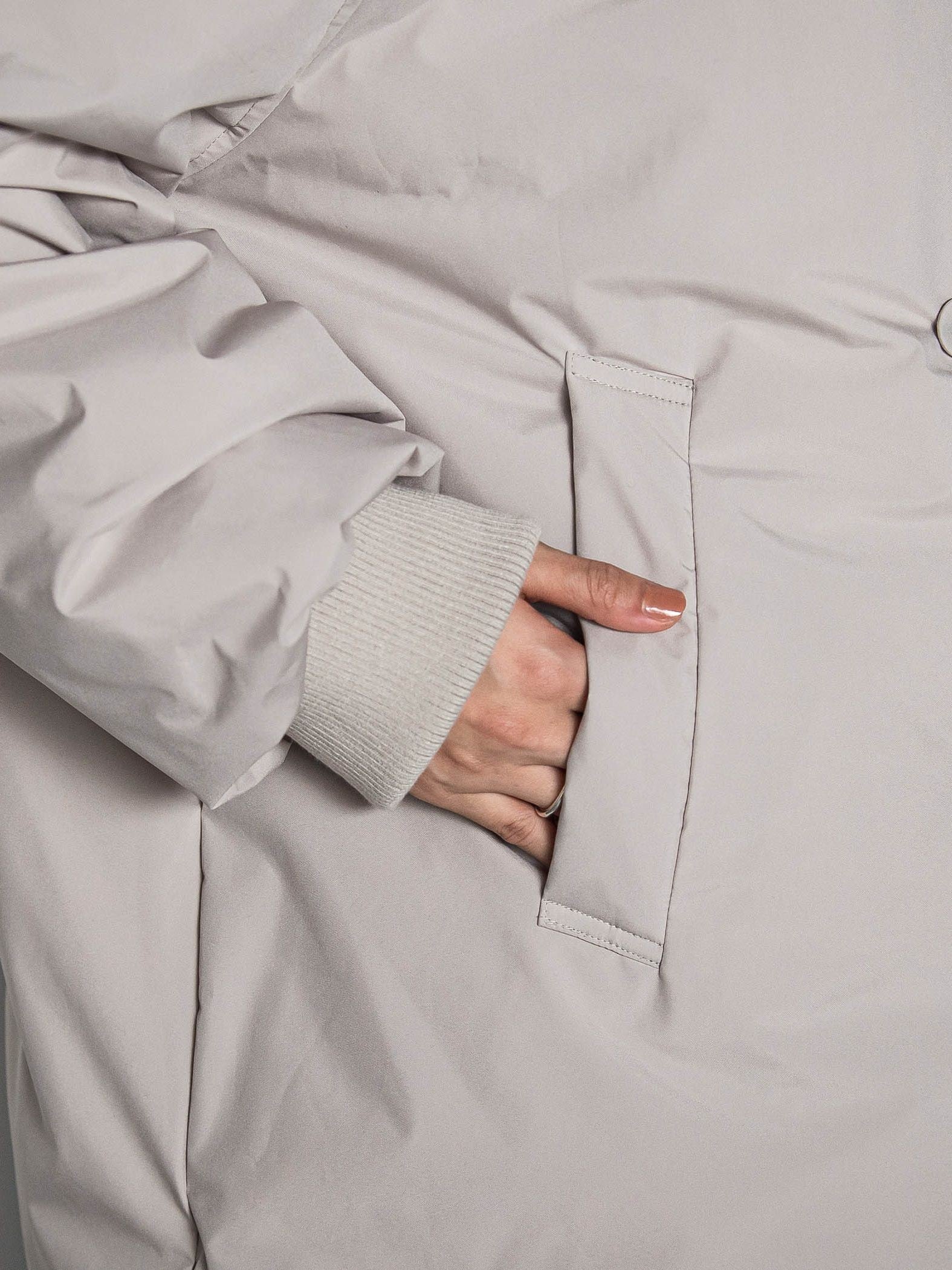 エアリーピュアダウンコクーンジャケット