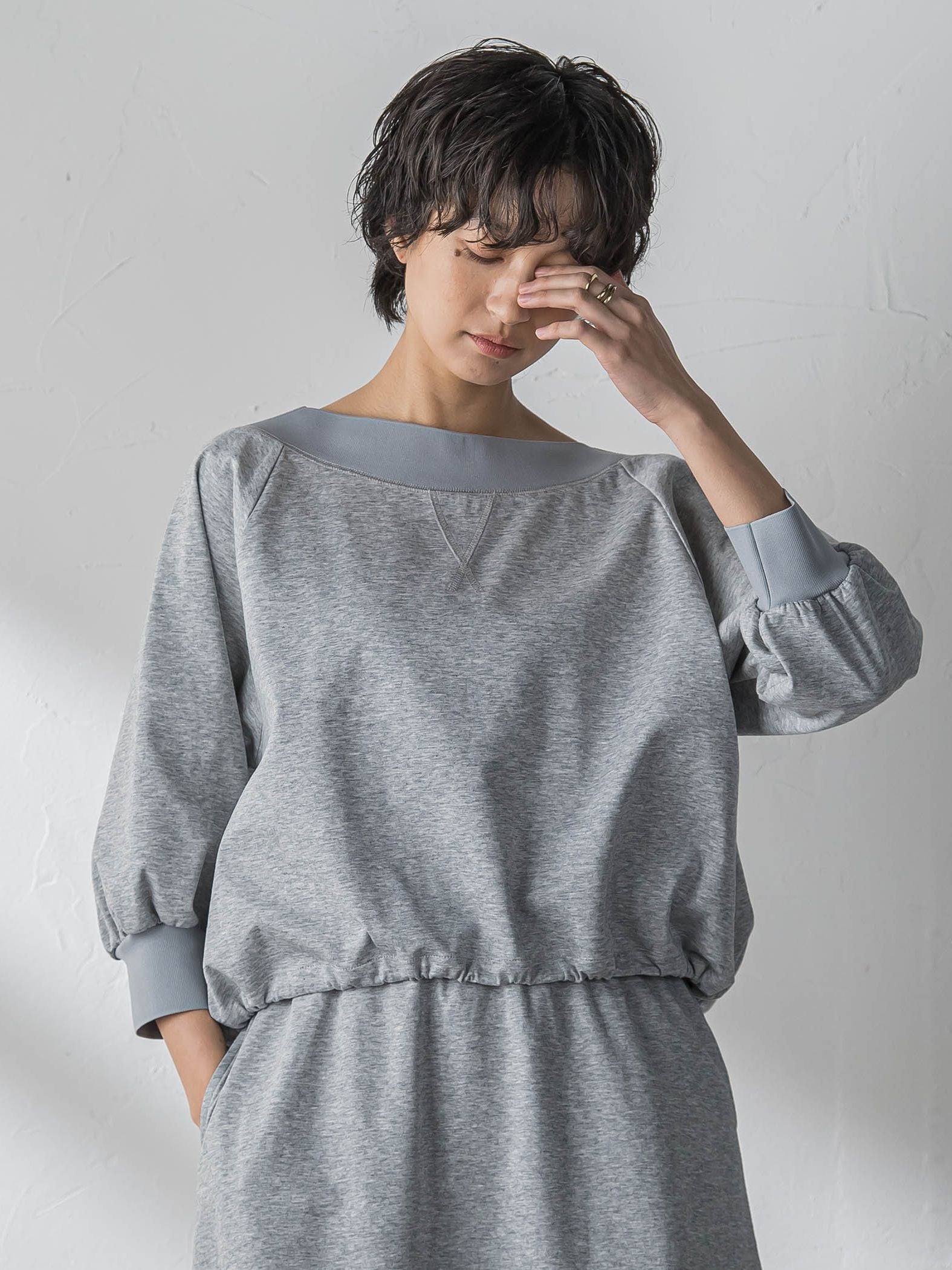 ボートネックドロストヘムスカートセットアップ