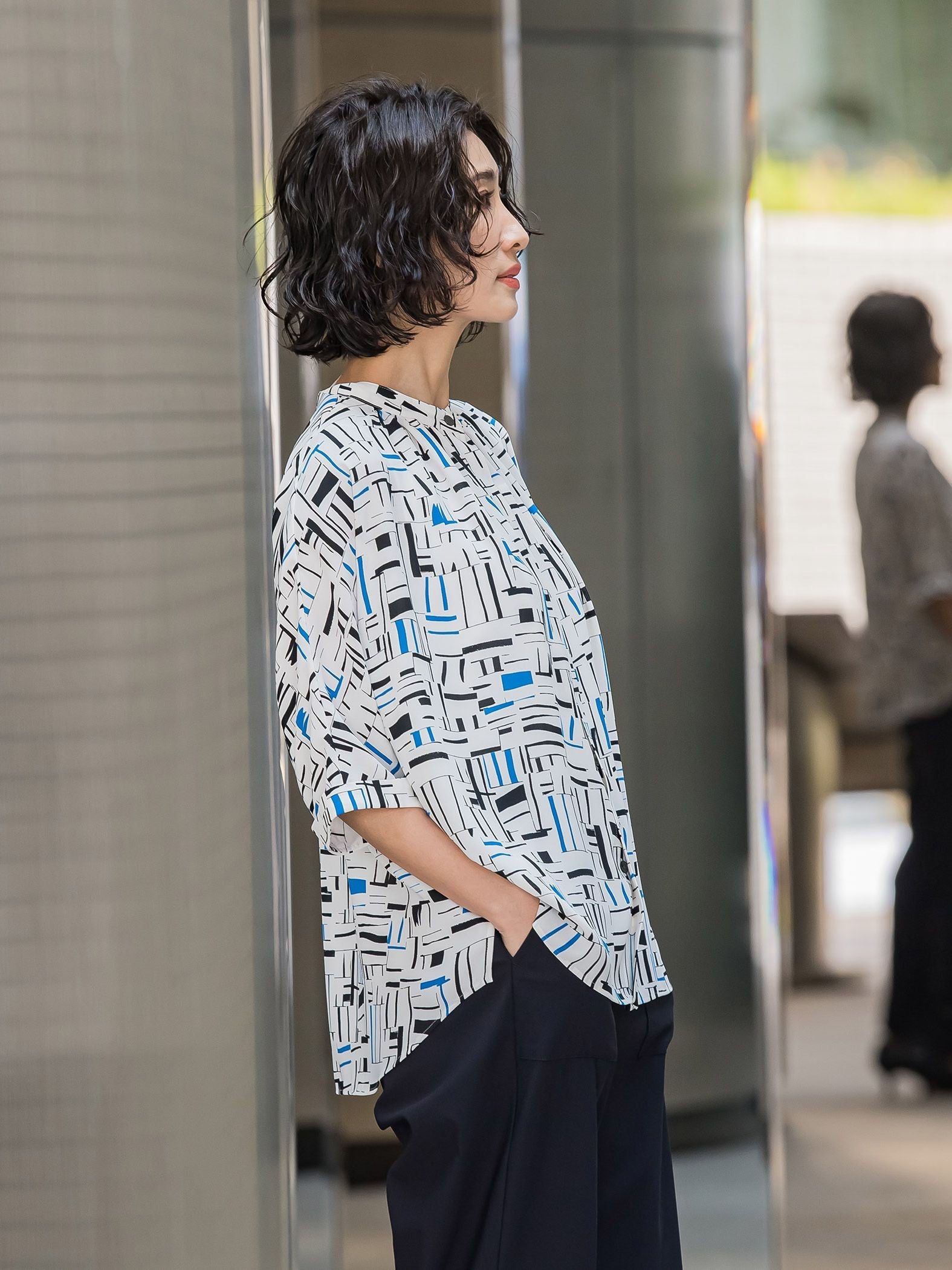 【大きいサイズ】幾何柄ブラウス≪洗濯機で洗える≫