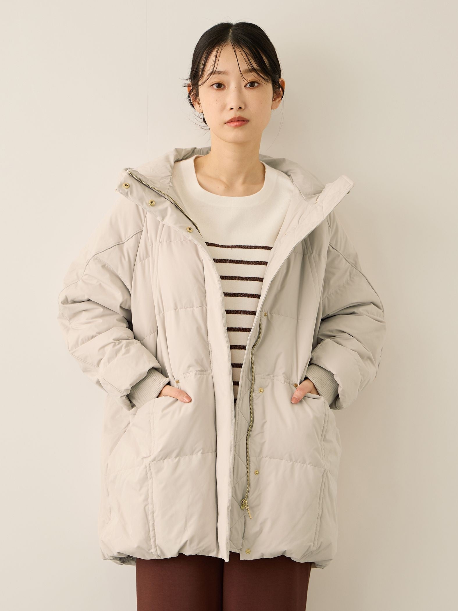 ストレッチフードピュアダウンミドルコート