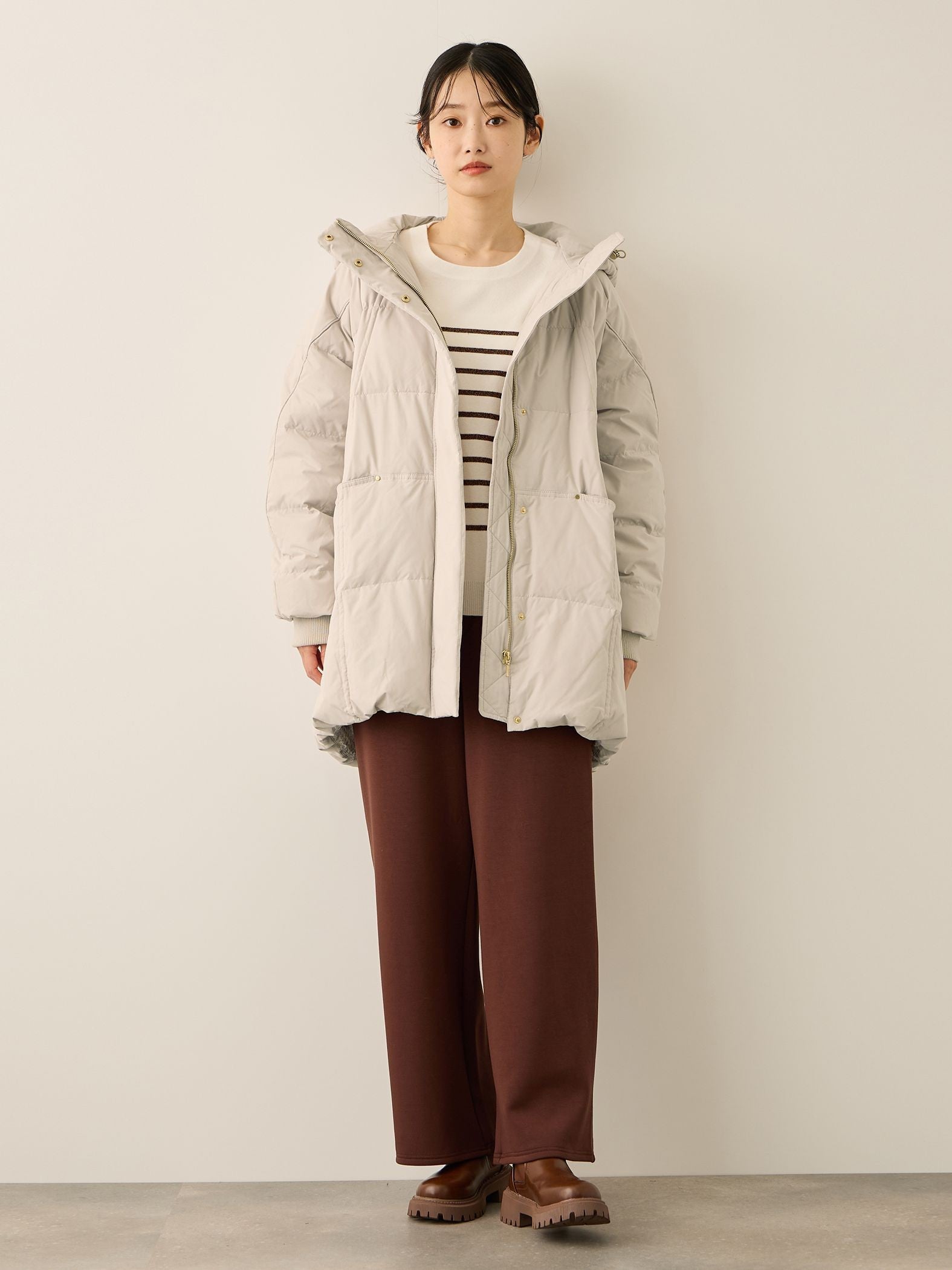 ストレッチフードピュアダウンミドルコート