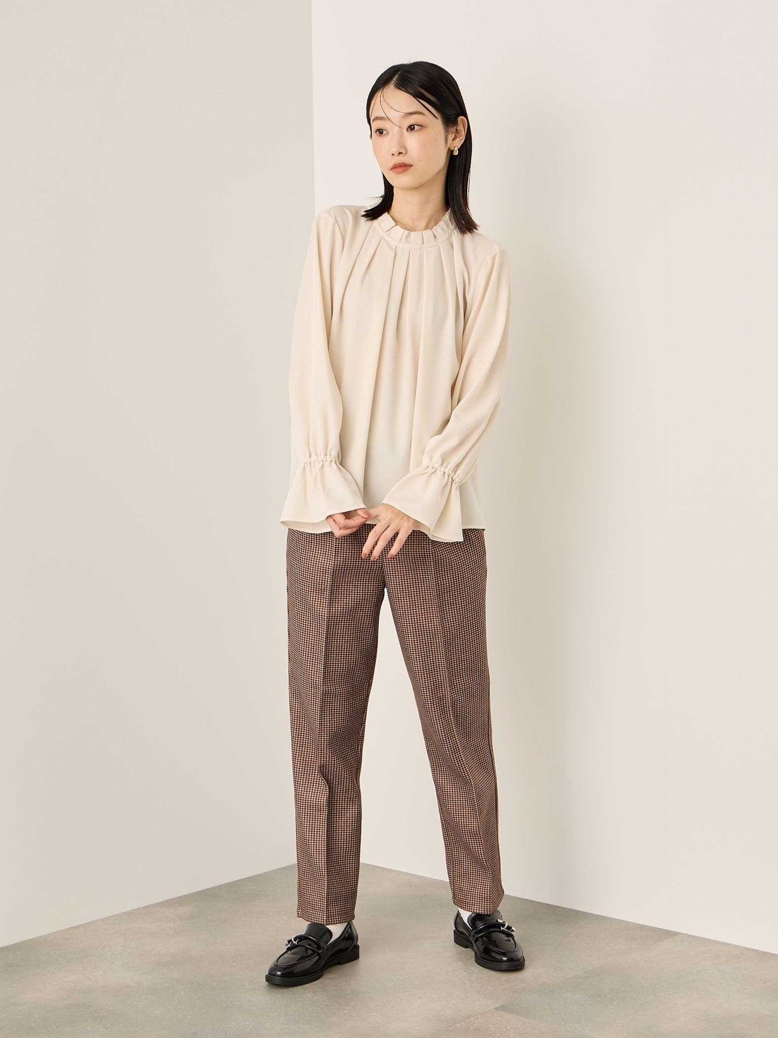 エステールギャバジンハイネックブラウス≪手洗い可能≫