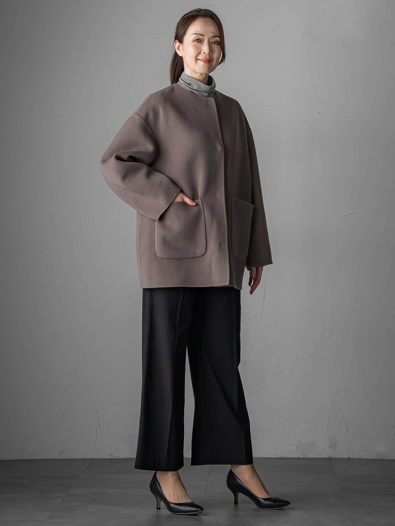 <極>”軽さと贅沢なぬくもり”ノーカラーリバーコート