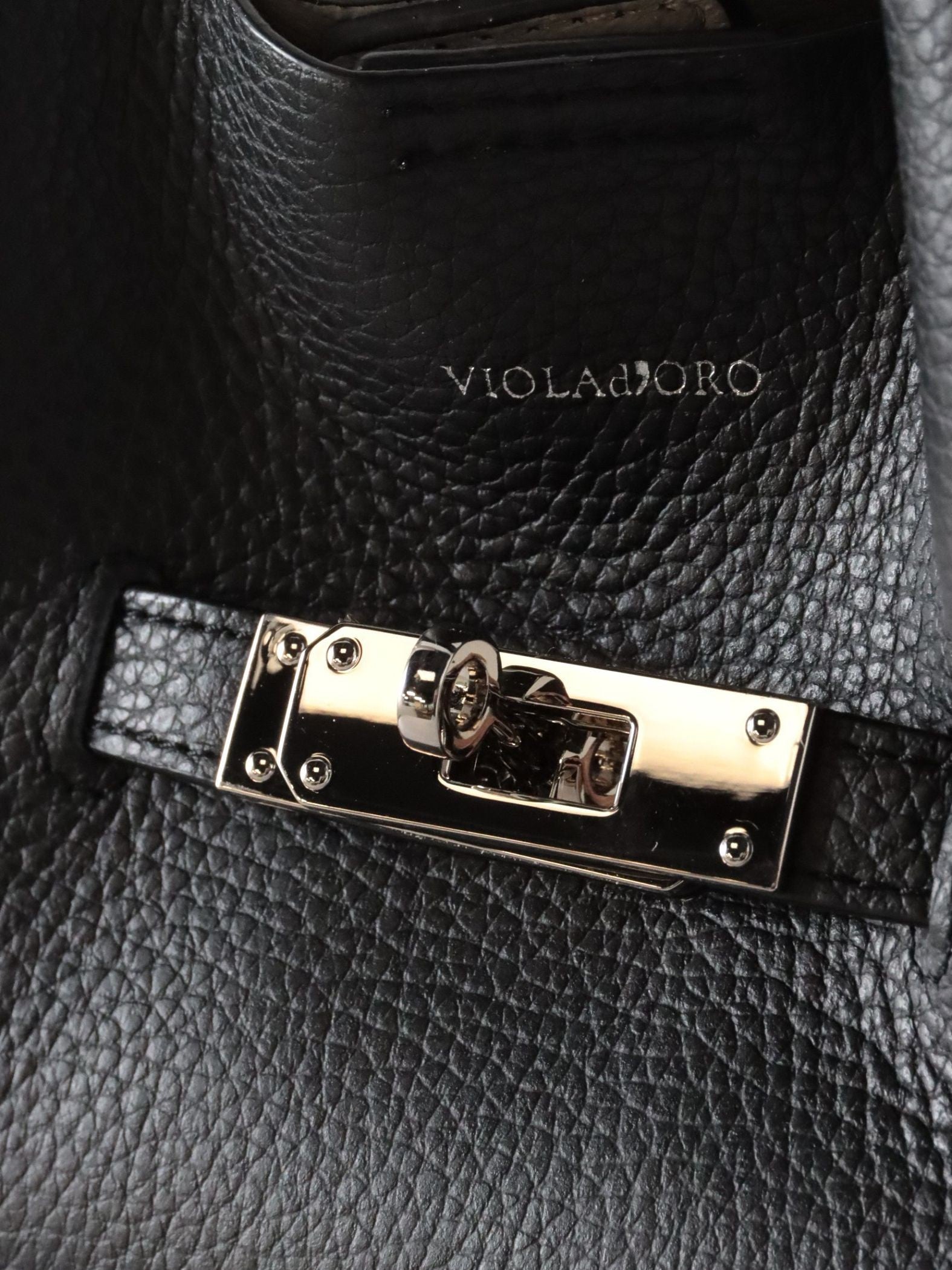 【VIOLAd'ORO】スタッズ付きWフェイスレザートートバッグ