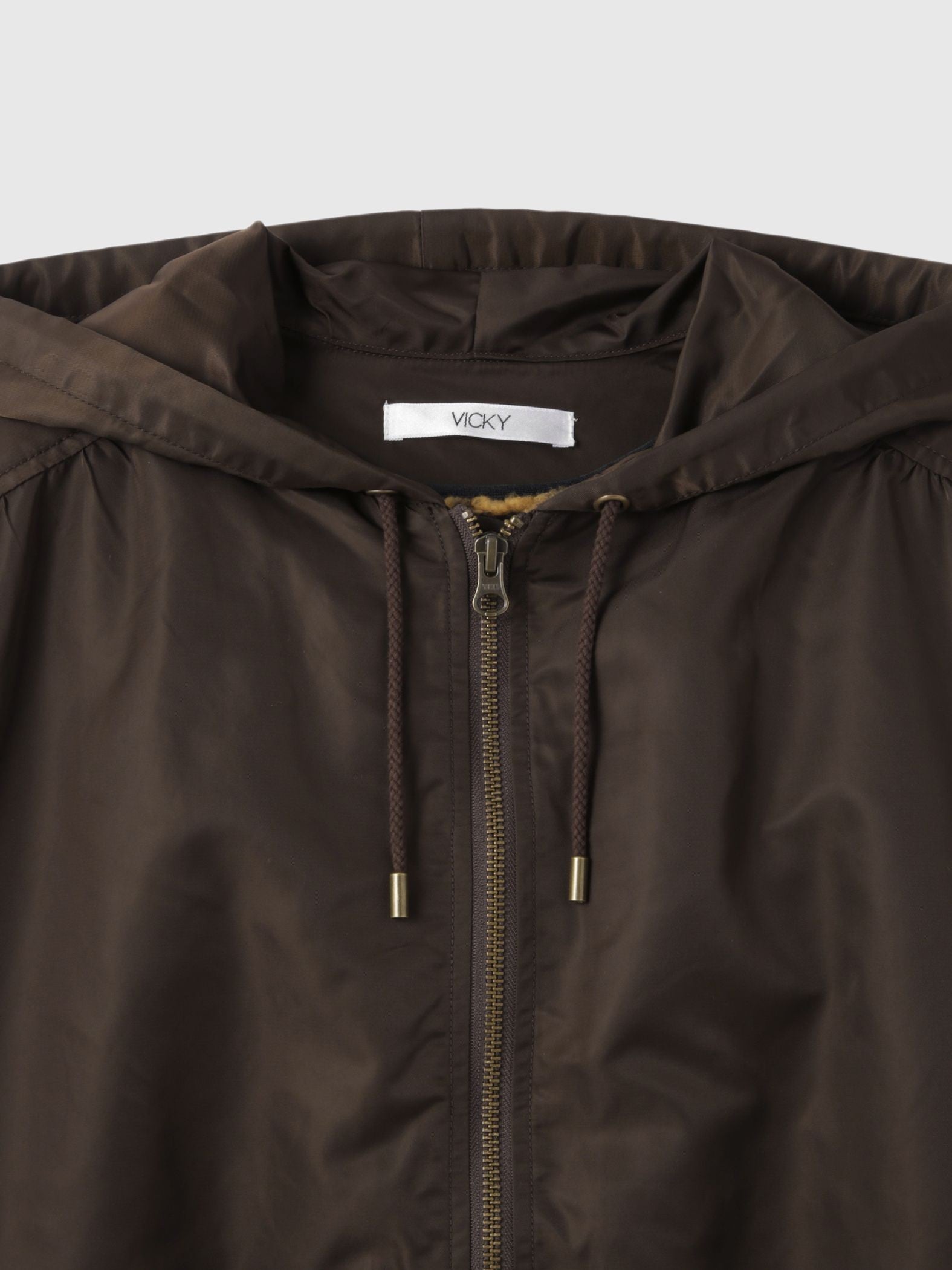 ボアライナー付きナイロンフーディブルゾン≪洗濯機で洗える≫