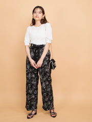 Tストラップサンダル