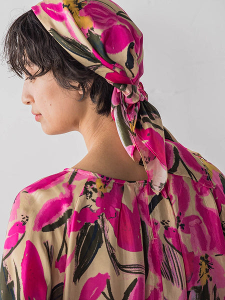 IPEKERフラワープリントスカーフ