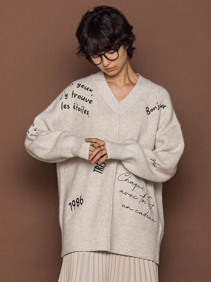 メッセージ刺繍Vネックニットプルオーバー≪手洗い可能≫