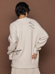 メッセージ刺繍Vネックニットプルオーバー≪手洗い可能≫