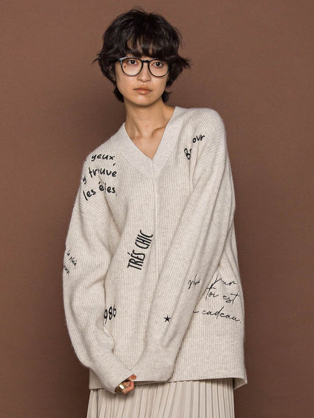 メッセージ刺繍Vネックニットプルオーバー≪手洗い可能≫