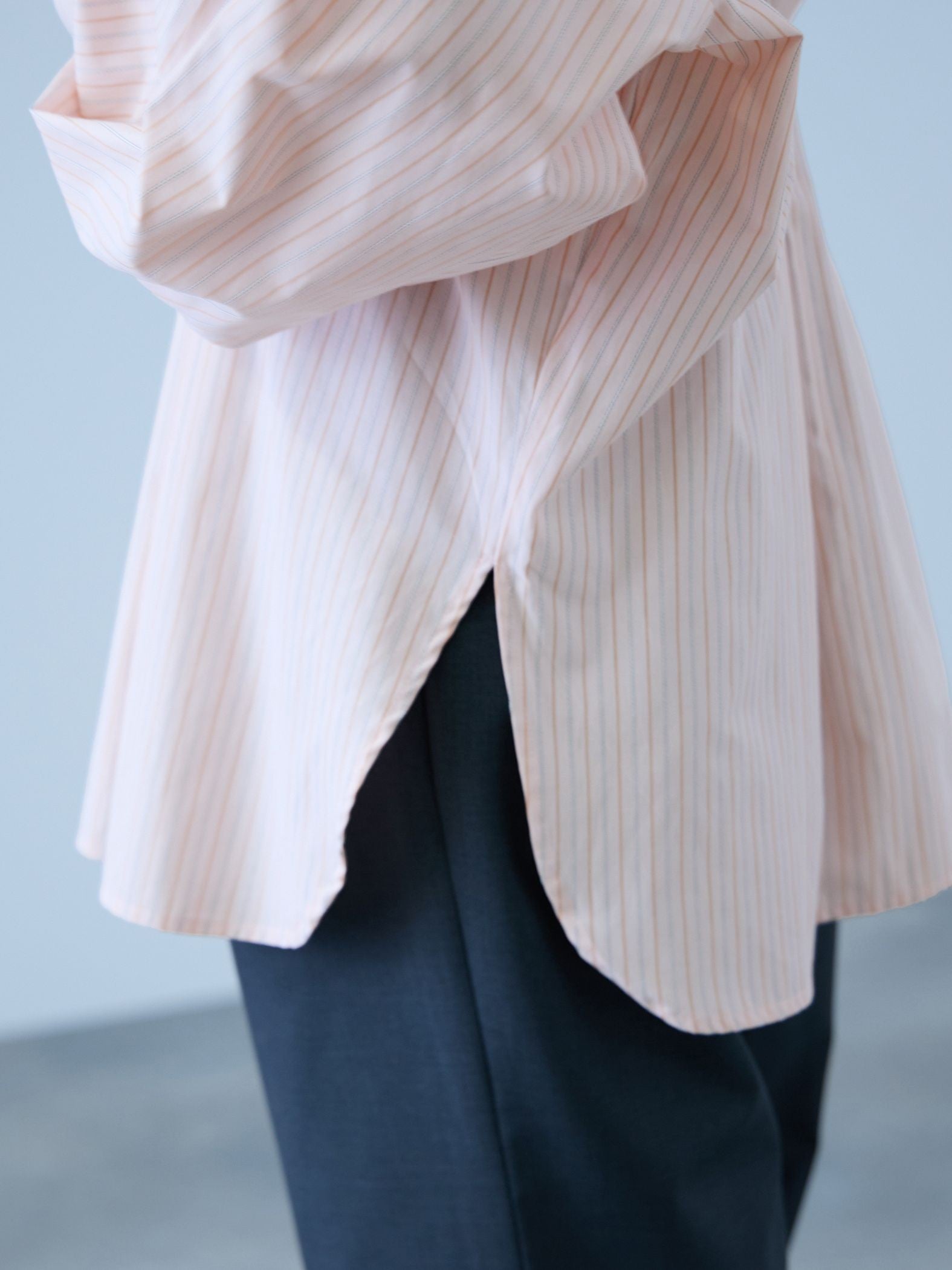 《きちんと映え》ストライプウエストタックシャツ