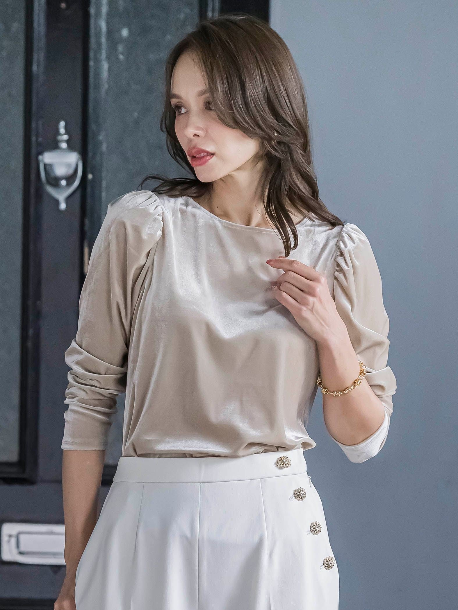 パフ袖ベロアカットソー≪手洗い可能≫