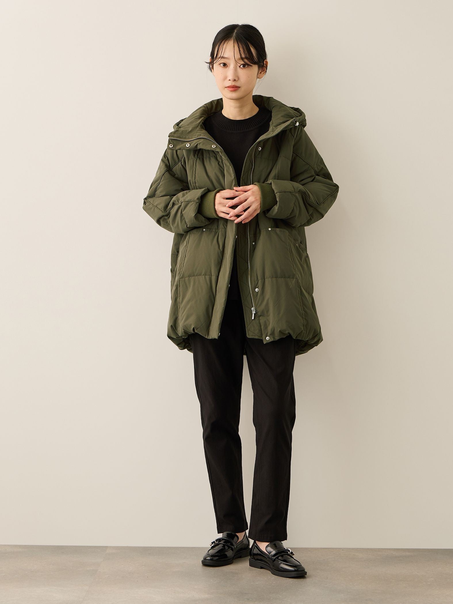 ストレッチフードピュアダウンミドルコート