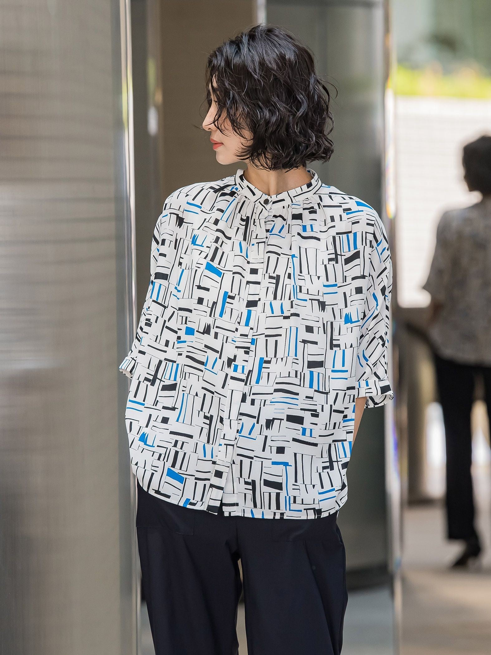 幾何柄ブラウス≪洗濯機で洗える≫