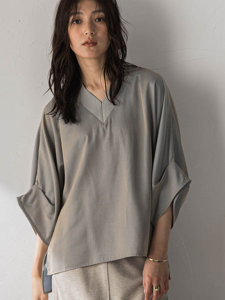 シャンブレーワイドスリーブVネックブラウス