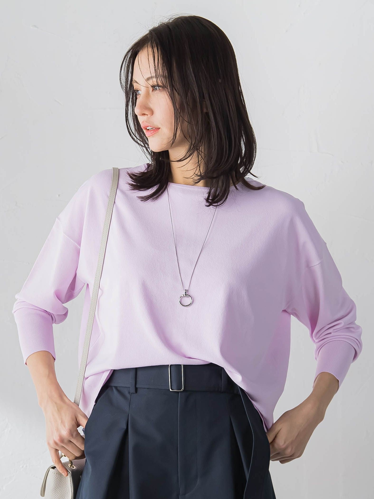 バックボタンデザインニット