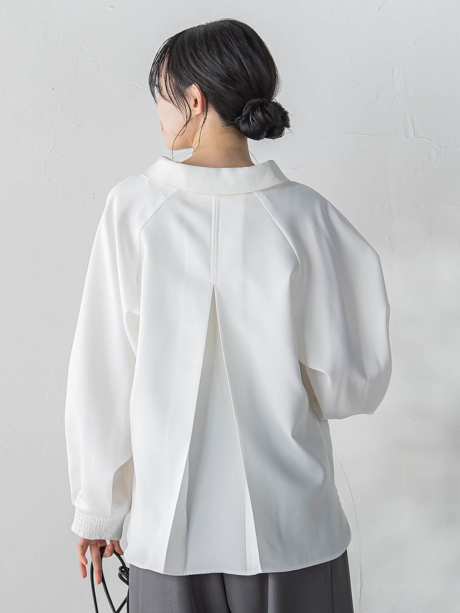 【WEB限定】パウダーストレッチ合わせネックブラウス≪手洗い可能≫