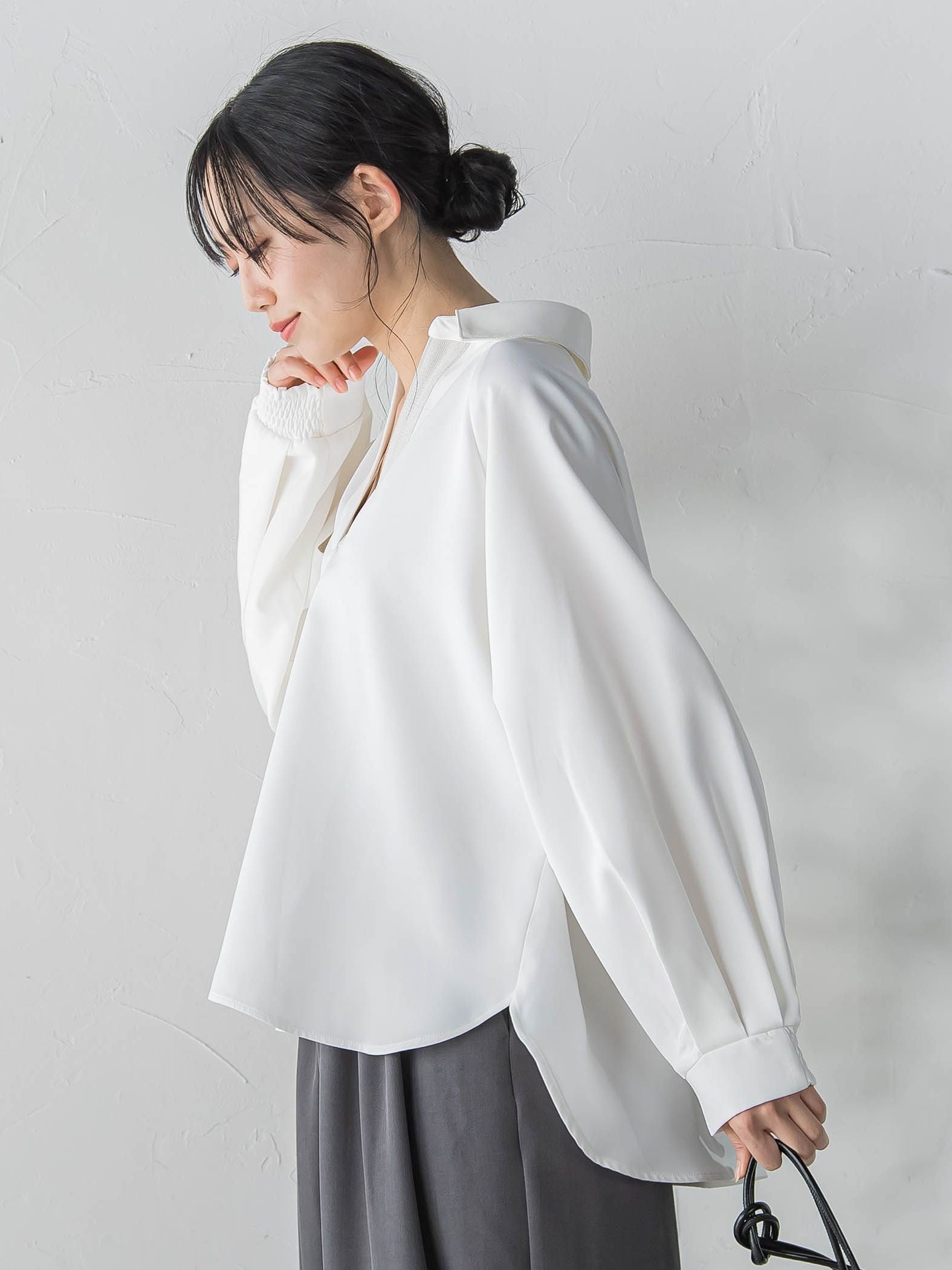 【WEB限定】パウダーストレッチ合わせネックブラウス≪手洗い可能≫