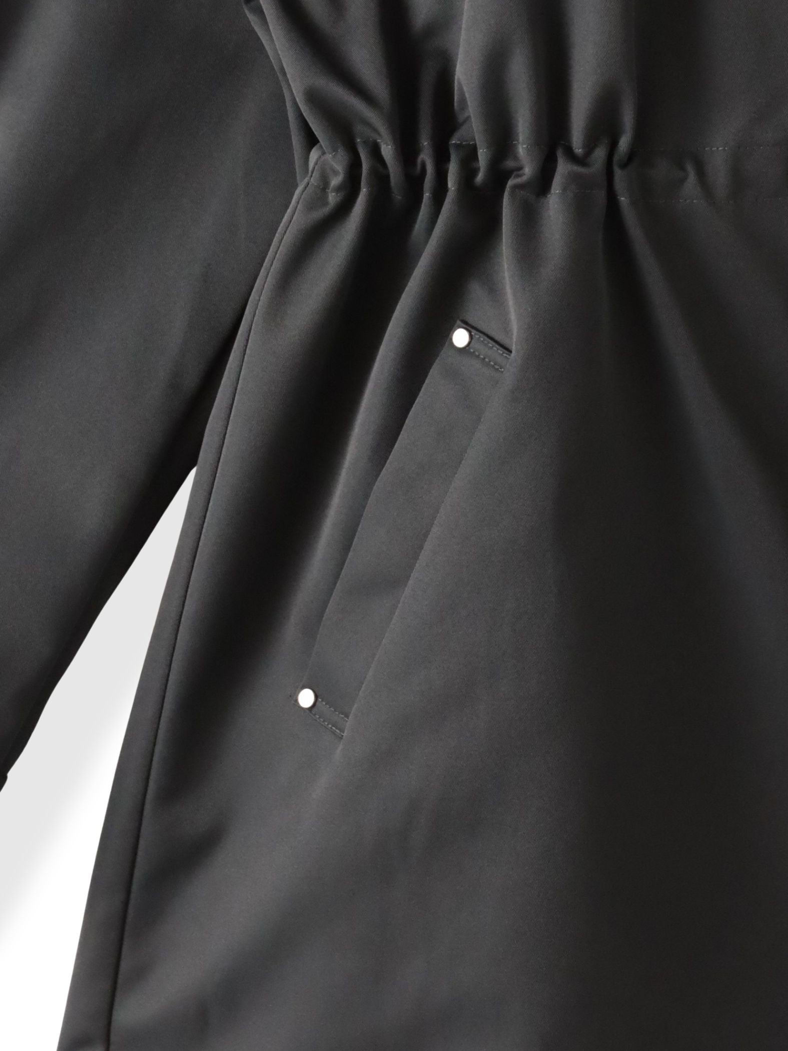 ”シルエットの変化が楽しめる”ストレッチマウンテンパーカー