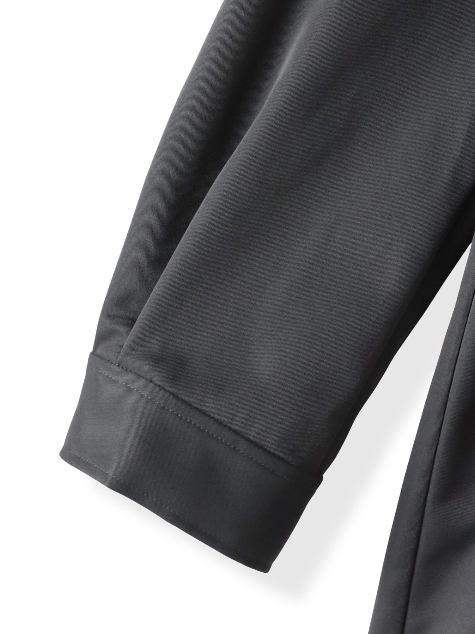 ”シルエットの変化が楽しめる”ストレッチマウンテンパーカー