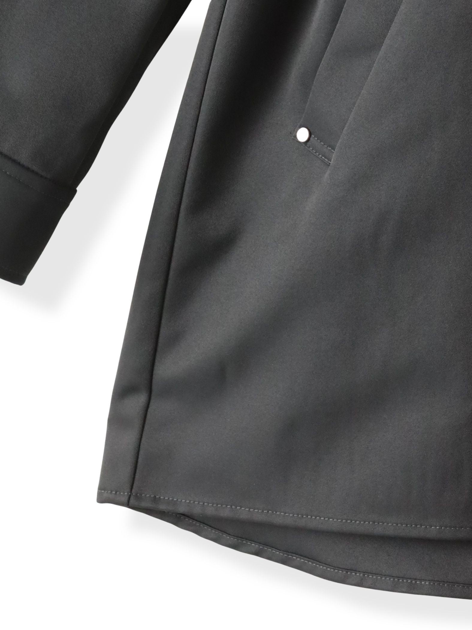 ”シルエットの変化が楽しめる”ストレッチマウンテンパーカー