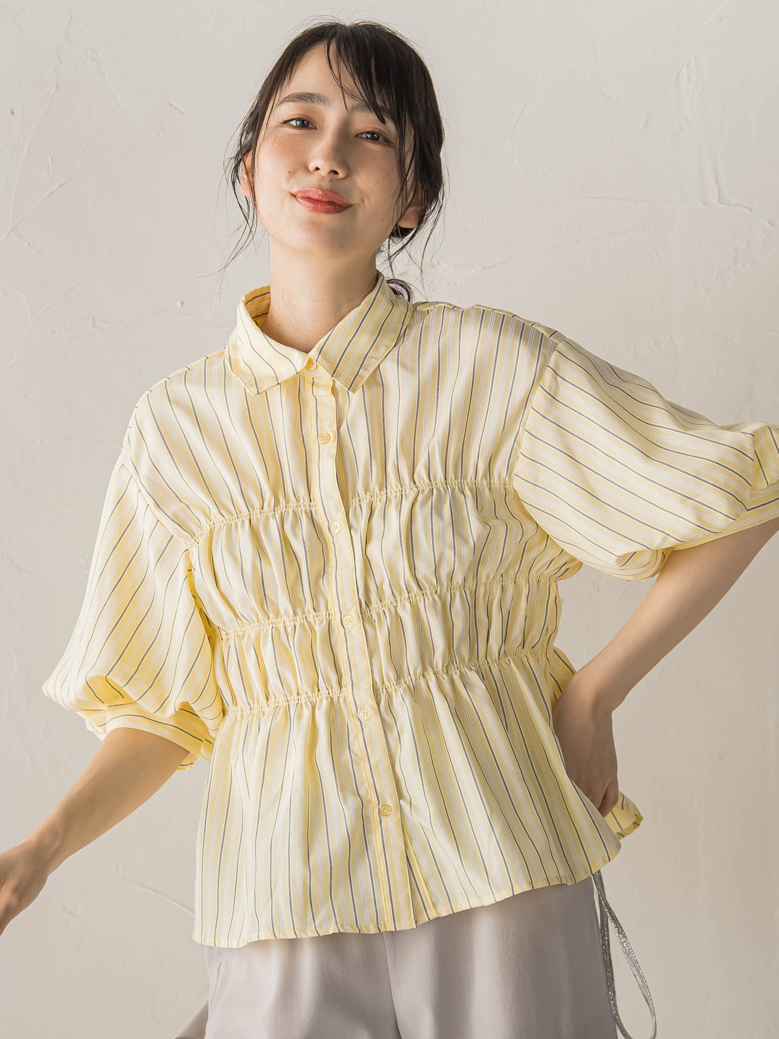 【WEB限定】シャーリングパフスリーブブラウス