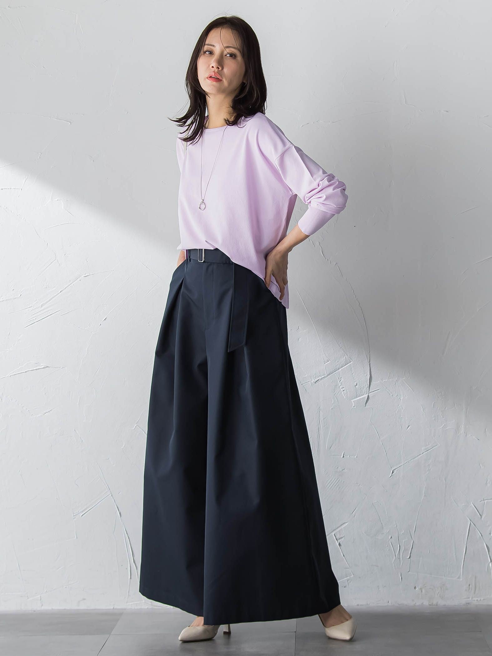 バックボタンデザインニット