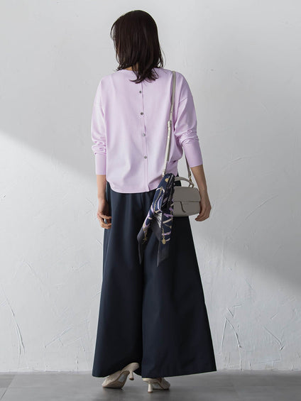 バックボタンデザインニット