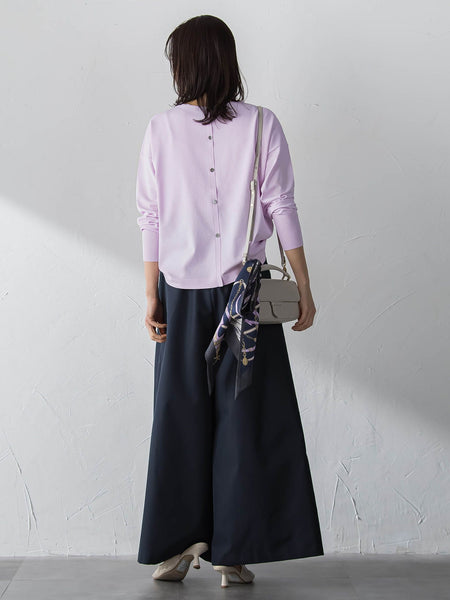 バックボタンデザインニット