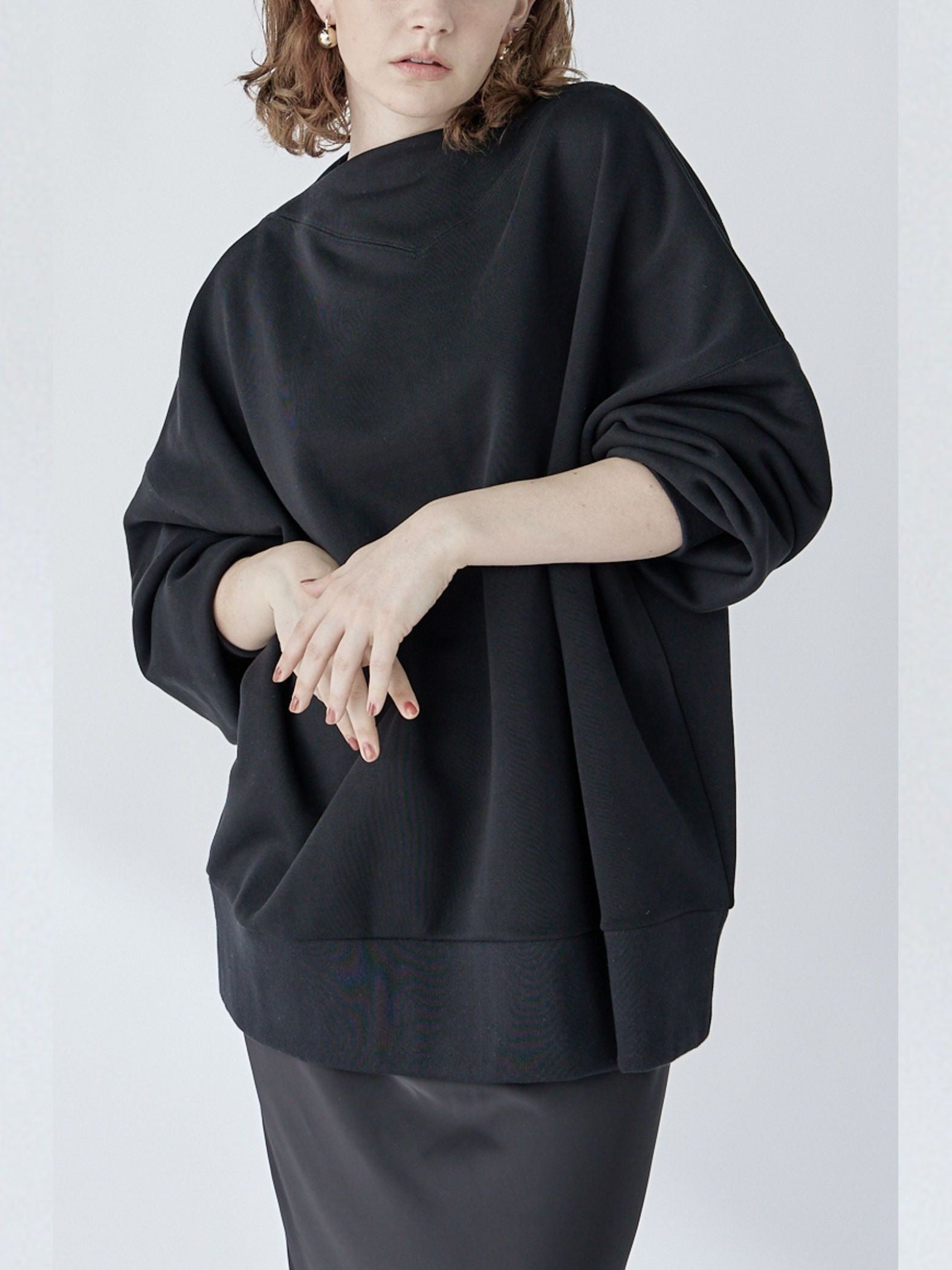 Edge neck sweater【日本製】≪手洗い可能≫