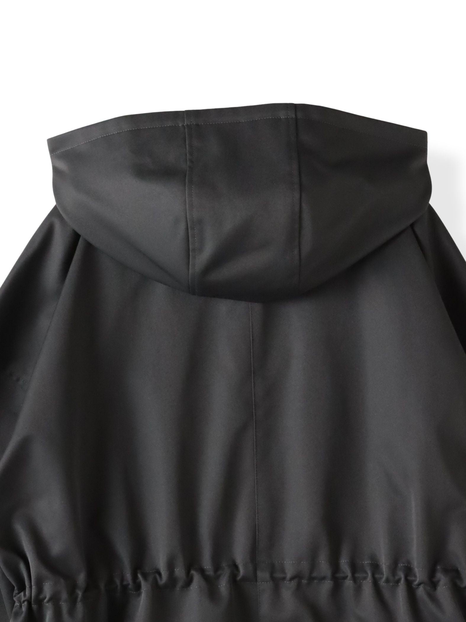 ”シルエットの変化が楽しめる”ストレッチマウンテンパーカー