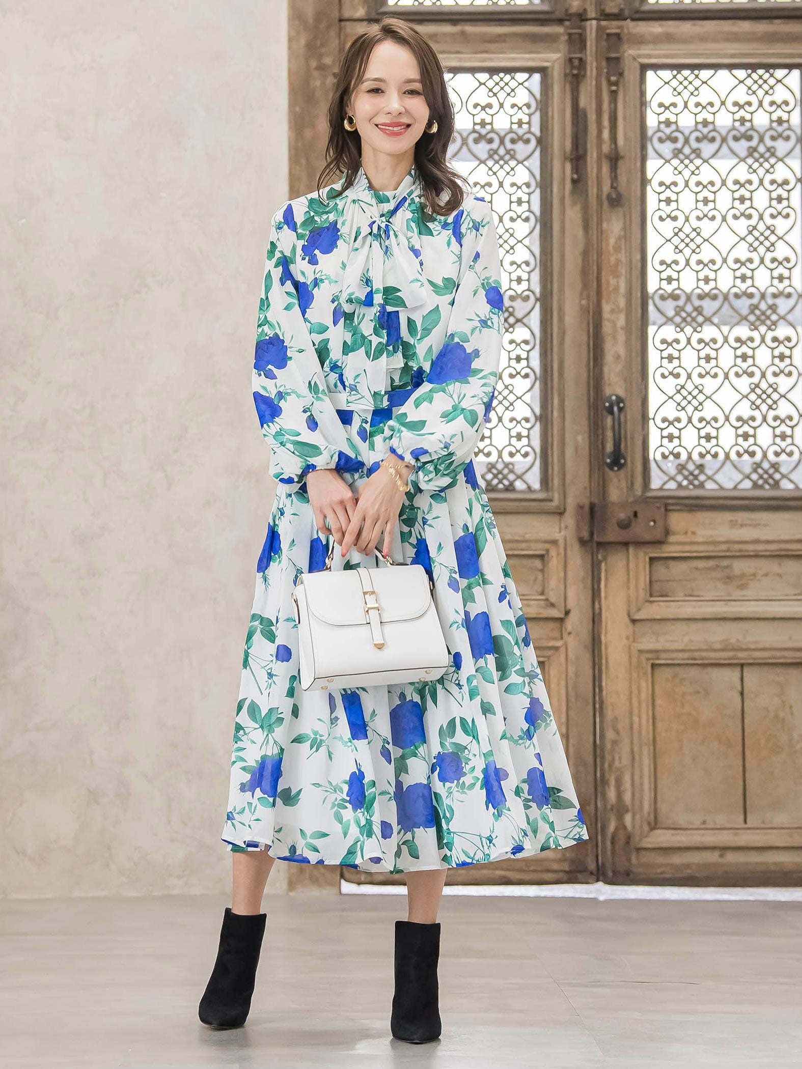 ブルーローズプリントブラウス≪洗濯機で洗える≫