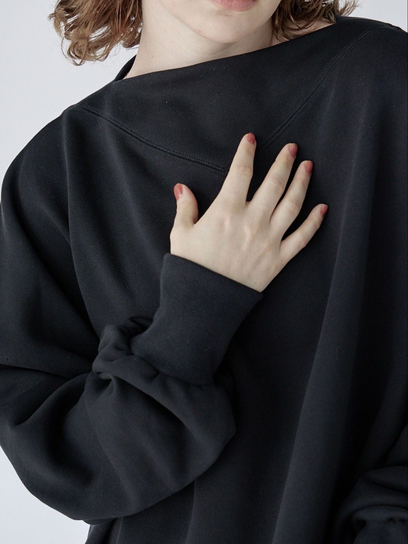 Edge neck sweater【日本製】≪手洗い可能≫