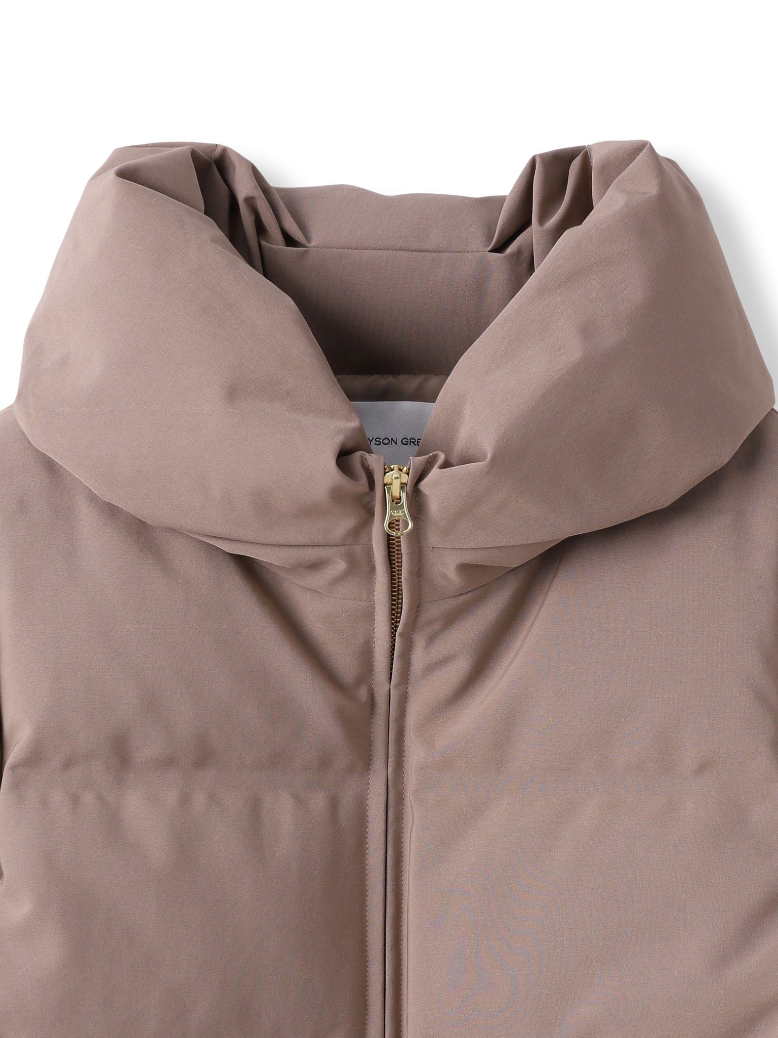 コンパクトシームレスダウンジャケット