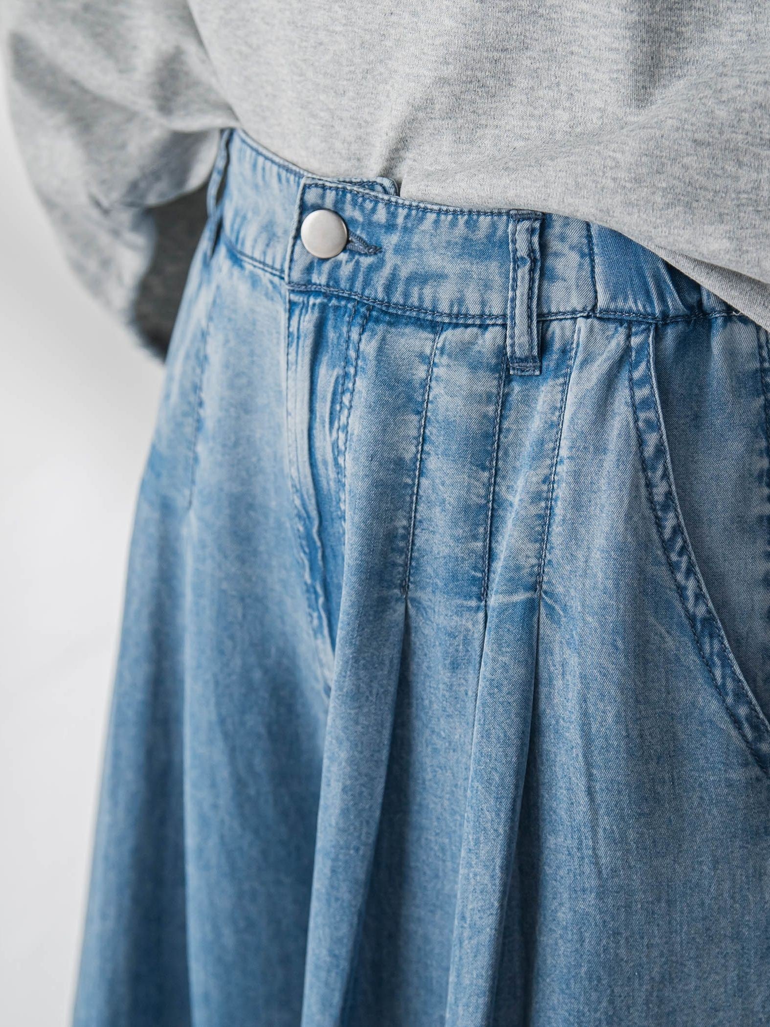 ゆれるデニムフレアパンツ