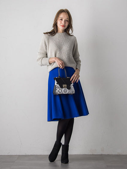 ラメシャギーニット