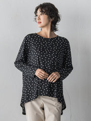 “ブラウスのように着られる”さらさらストレッチトップス