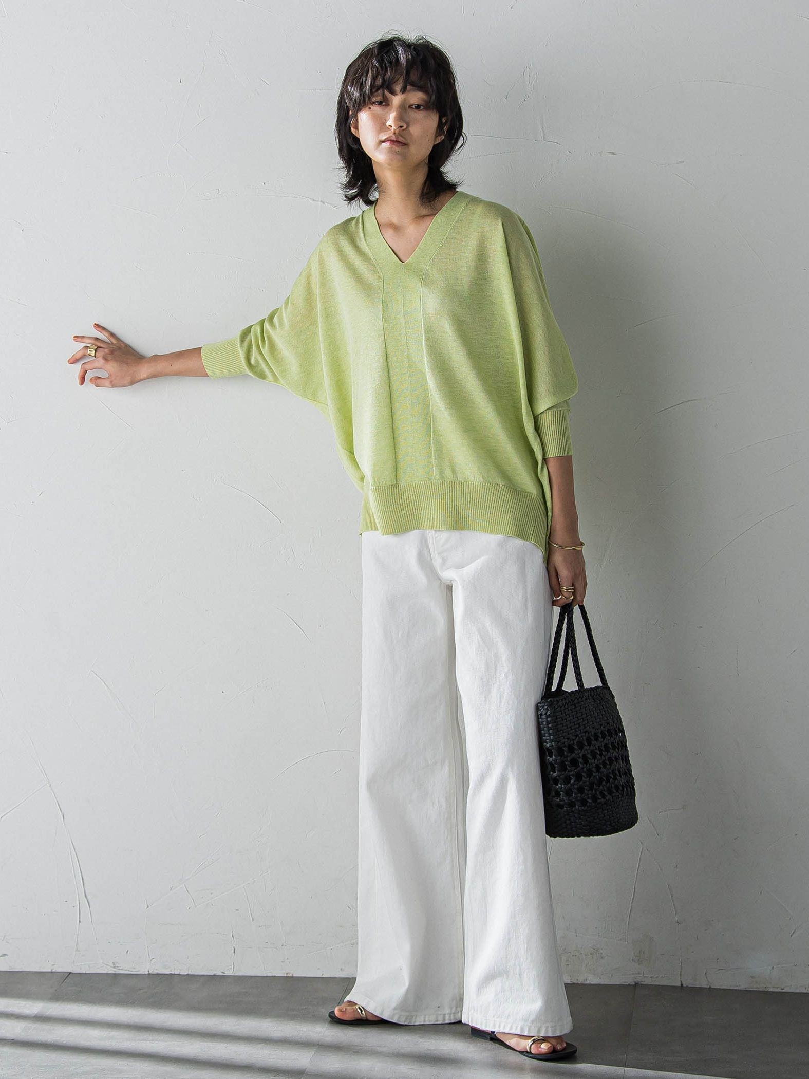 LEVITAシアーVネックドルマンニットプルオーバー≪手洗い可能≫