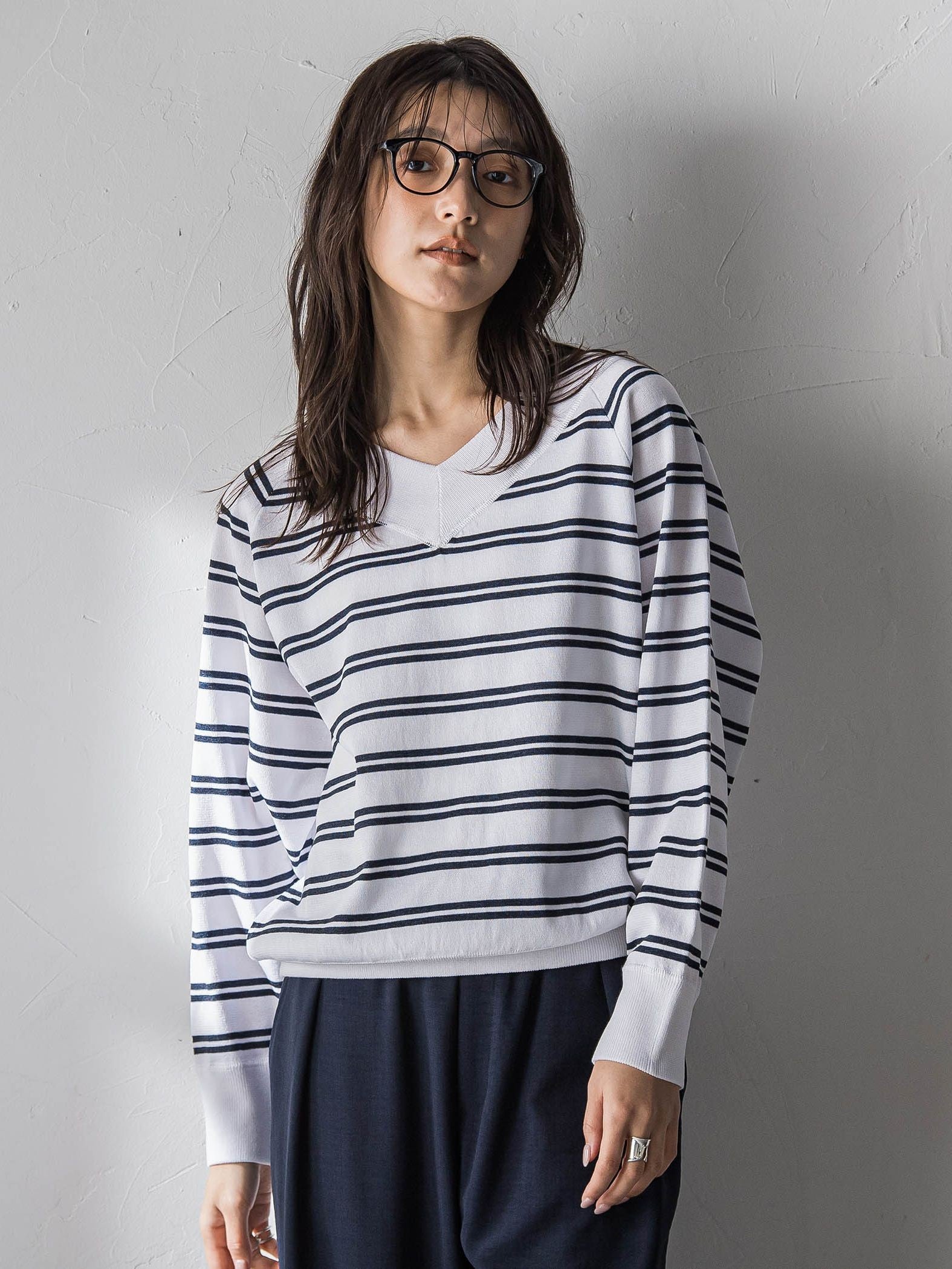 LEVITA Vネックドルマンニットプルオーバー