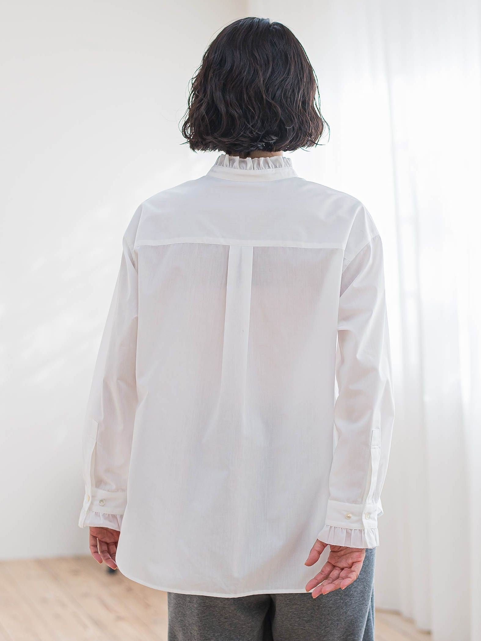 ネックフリルブラウス