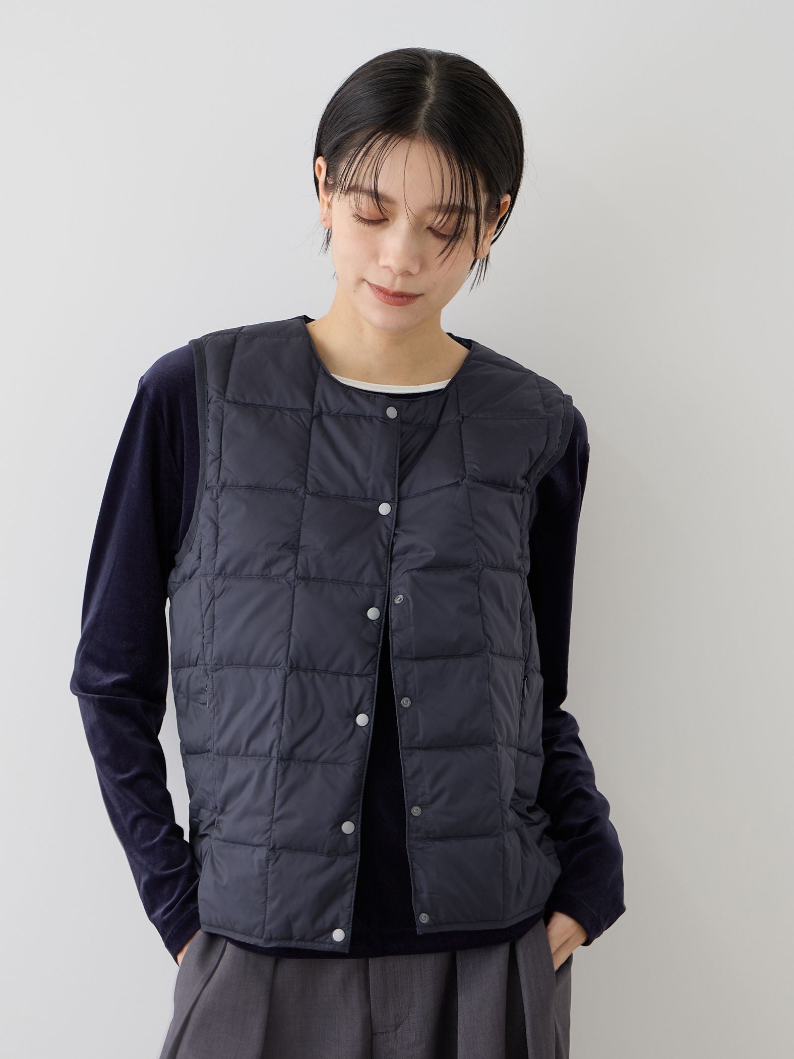 【TAION】ベーシッククルーネックボタン インナーダウンベスト