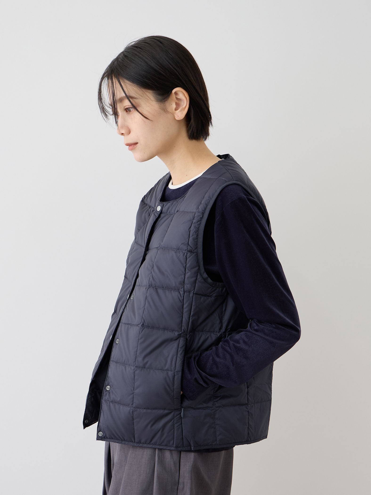 【TAION】ベーシッククルーネックボタン インナーダウンベスト