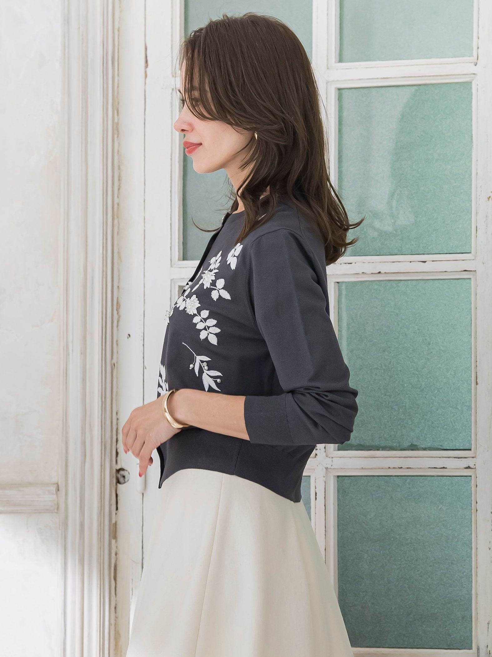 ボタニカルモチーフ刺繍カーディガン