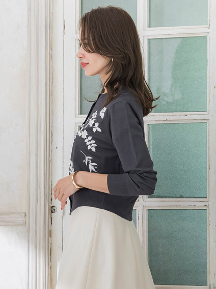 ボタニカルモチーフ刺繍カーディガン