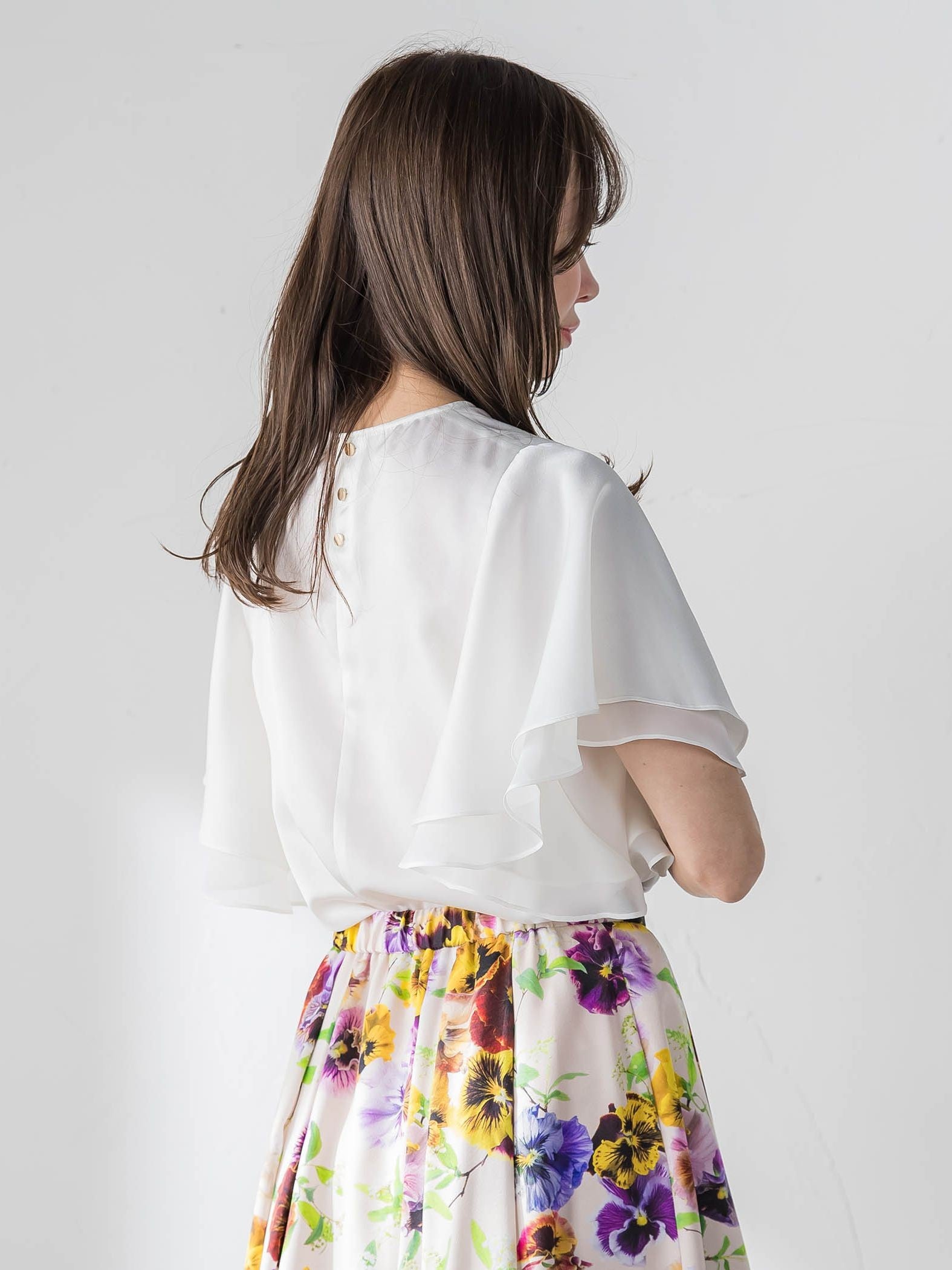 ラッフルスリーブブラウス