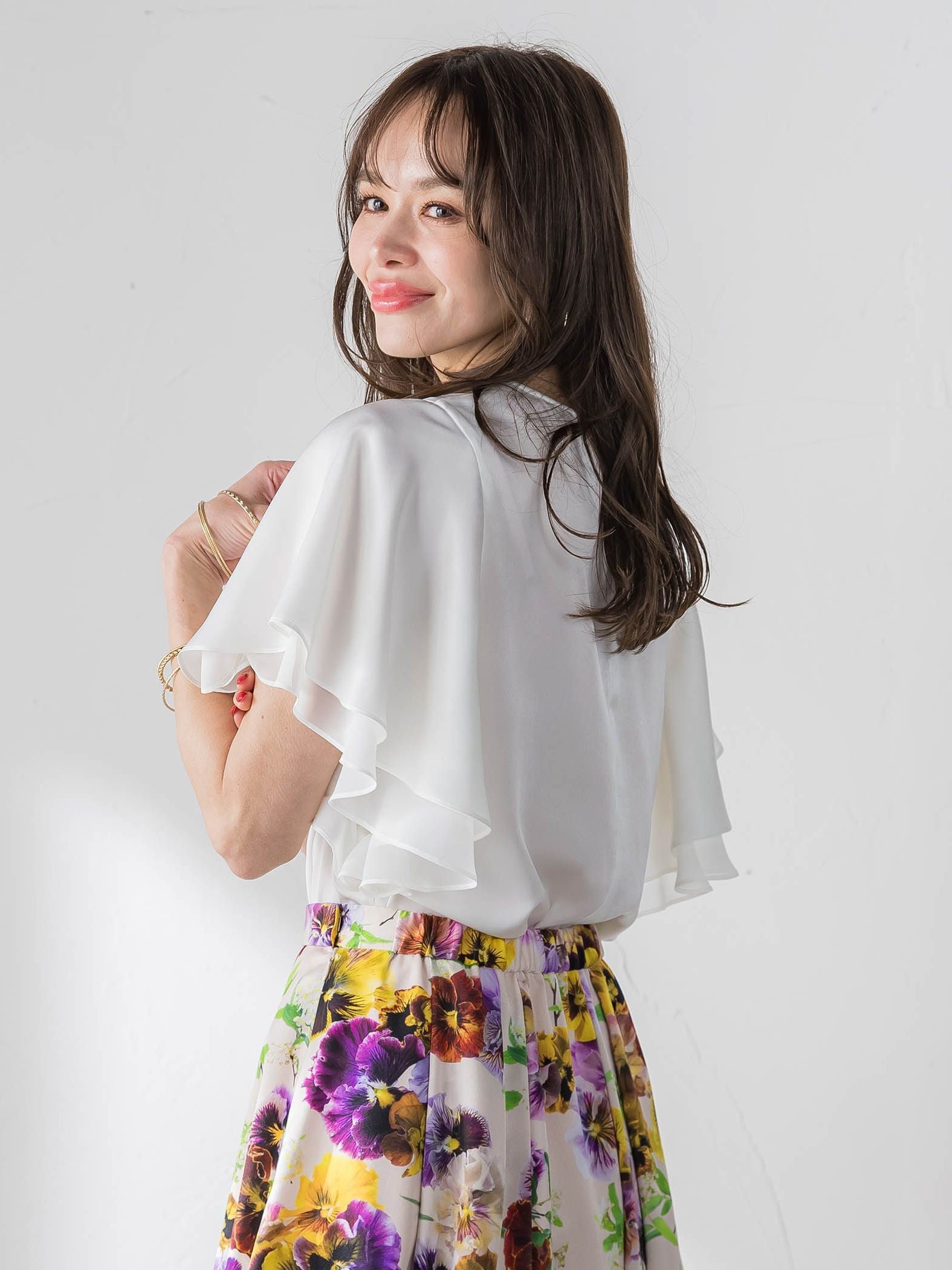 ラッフルスリーブブラウス